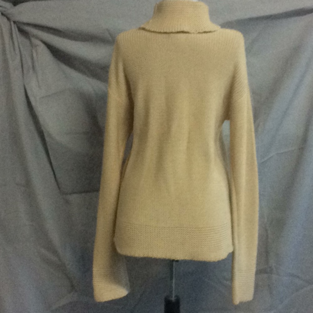 Turtle neck sweater - Picture 2 of 2